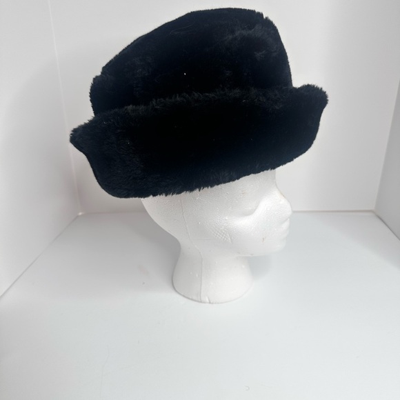 Black Faux Fur‎ Bucket Hat brim down one look brim up another look - Picture 4 of 10